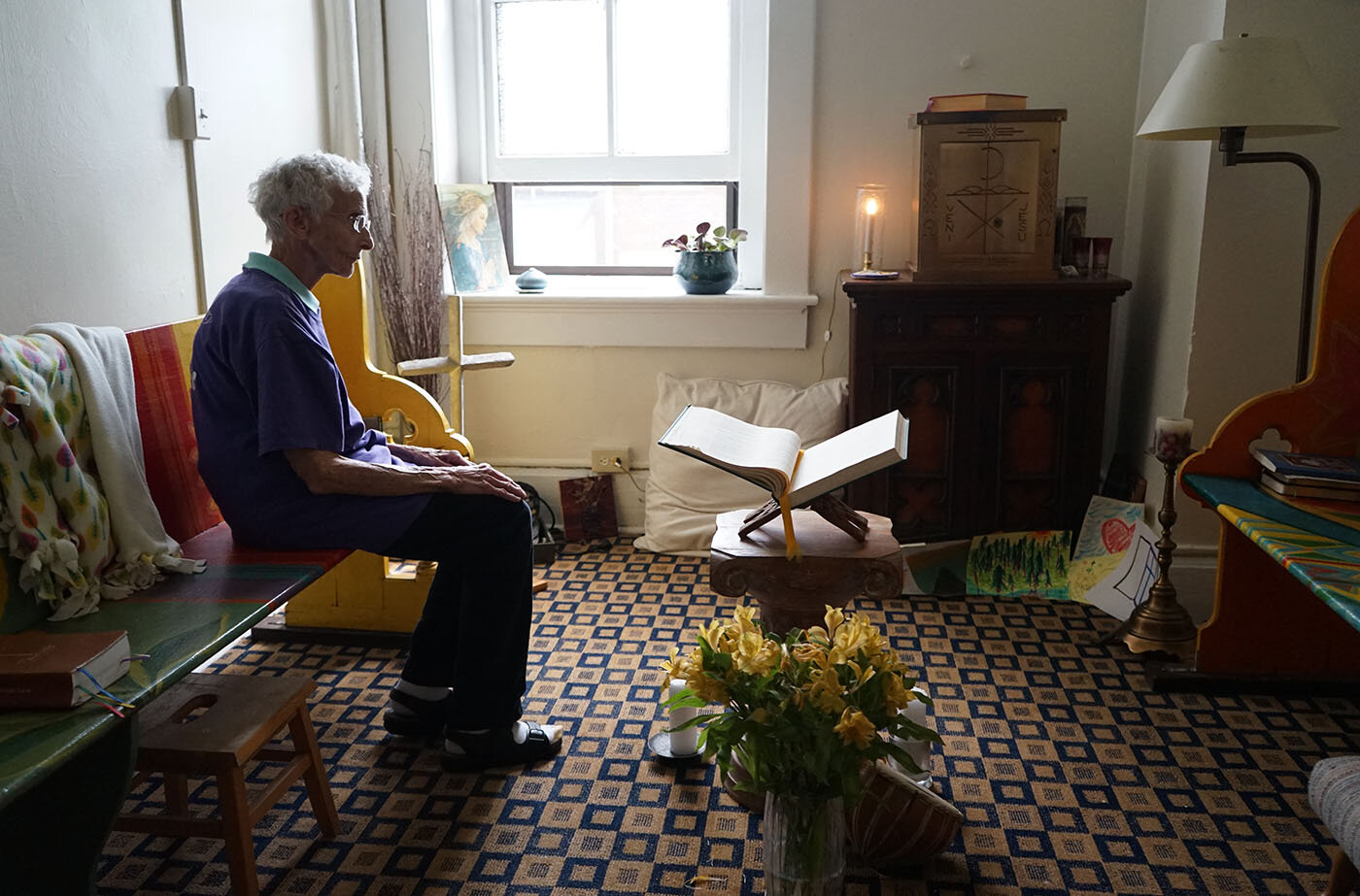 Sister Pat Murphy sits in Su Casa, a monastery which they’ve converted into a home for migrants who have survived torture. Photo Credit: Heidi Shin