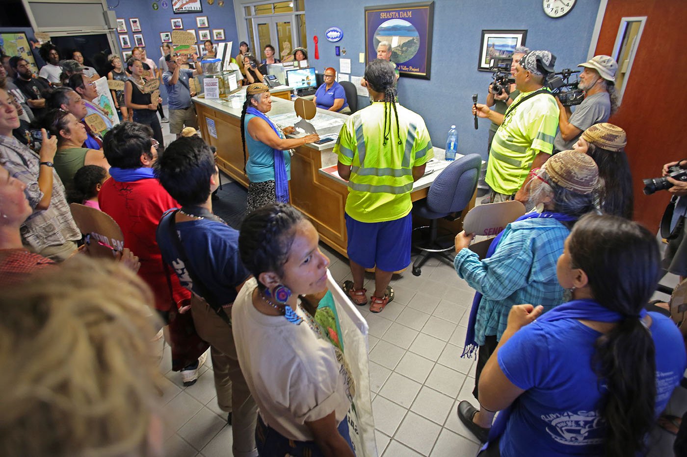 Shasta Lake, CA — The Winnemem Wintu want to deliver a letter to a U.S. Bureau of Reclamation official, but are told no one is around. September 25, 2019. Tom Levy/The Spiritual Edge